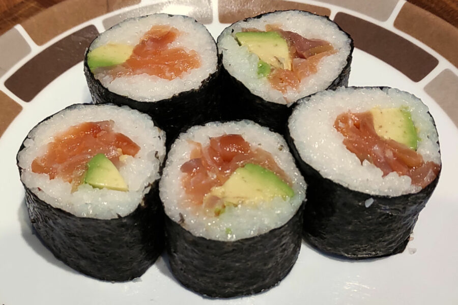Sushis maki au saumon fumé